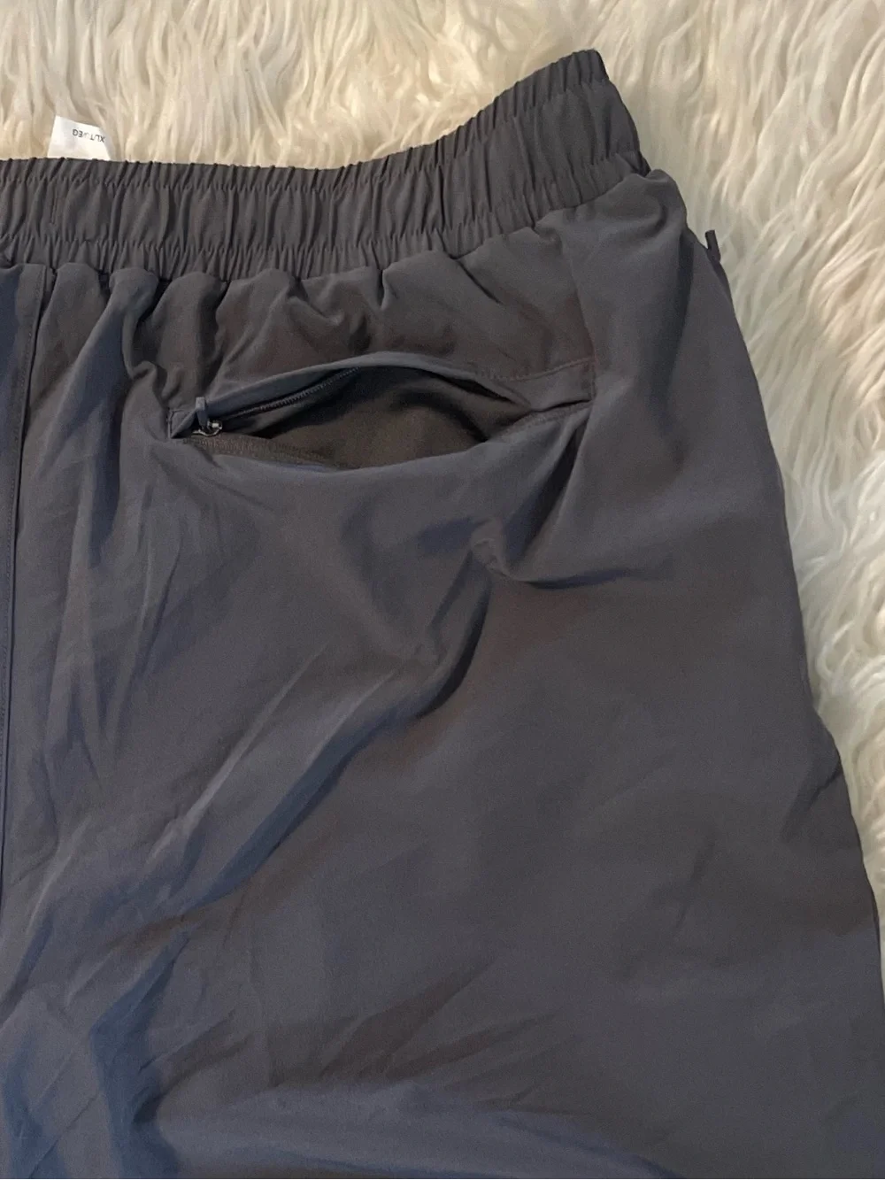 Beyond Yoga NWT Men’s Pivotal Performance Lined Shorts